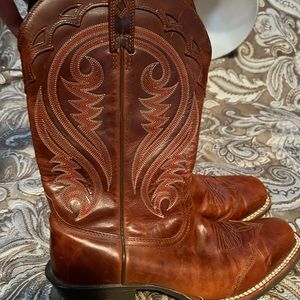 Ariat soft leather beautiful boots. Only worn a few times. Great shape
